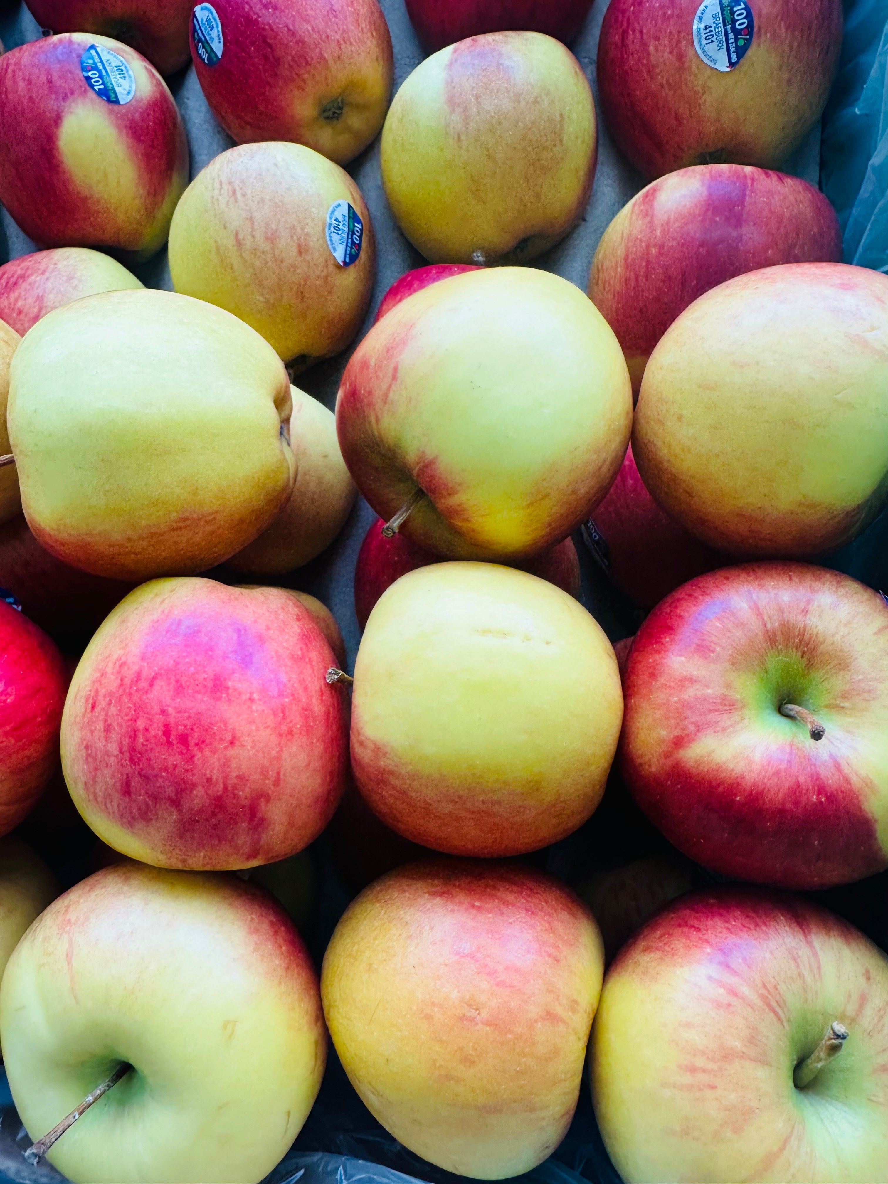 Braeburn apples