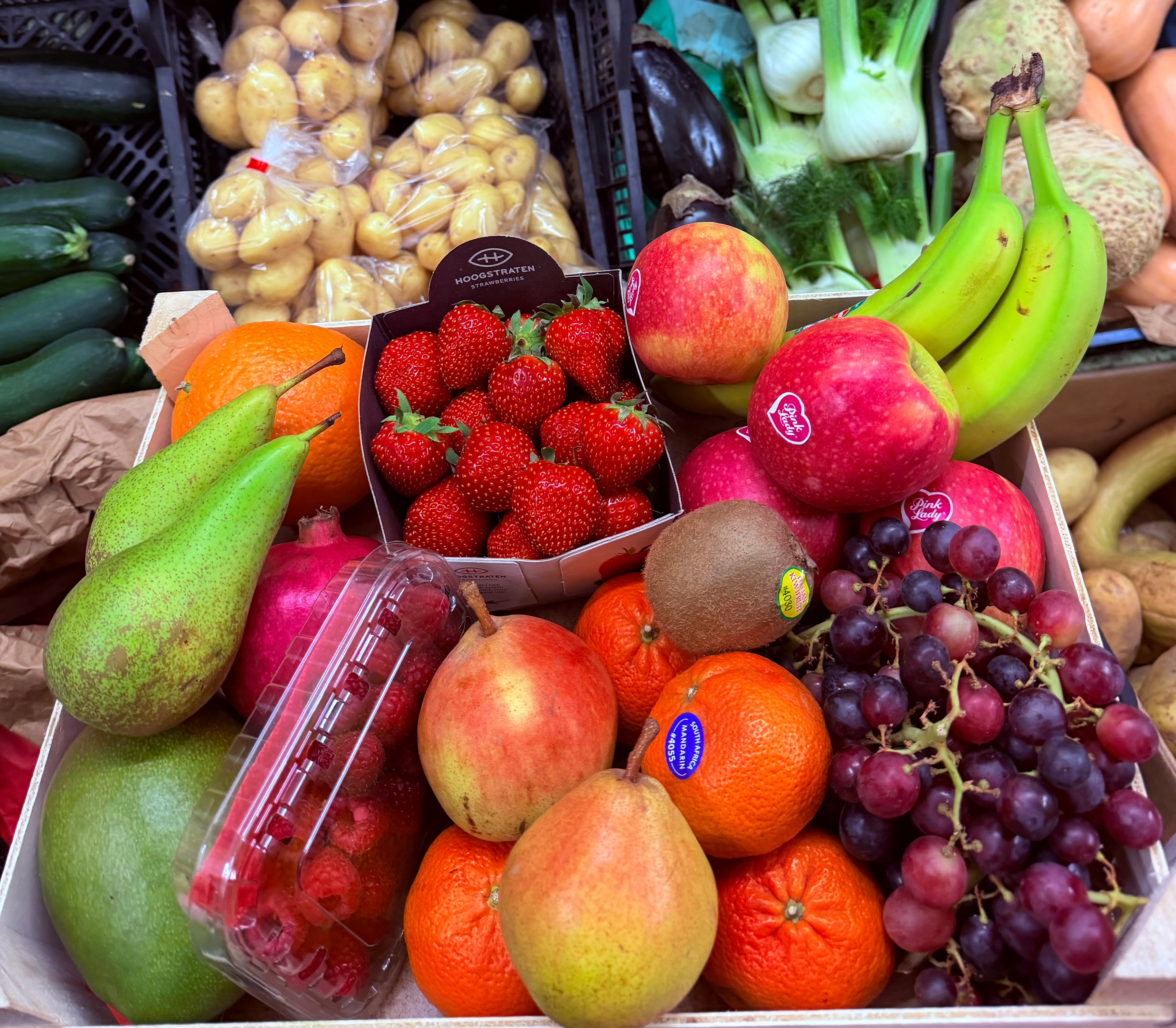 A Weekly luxury fruit box 2