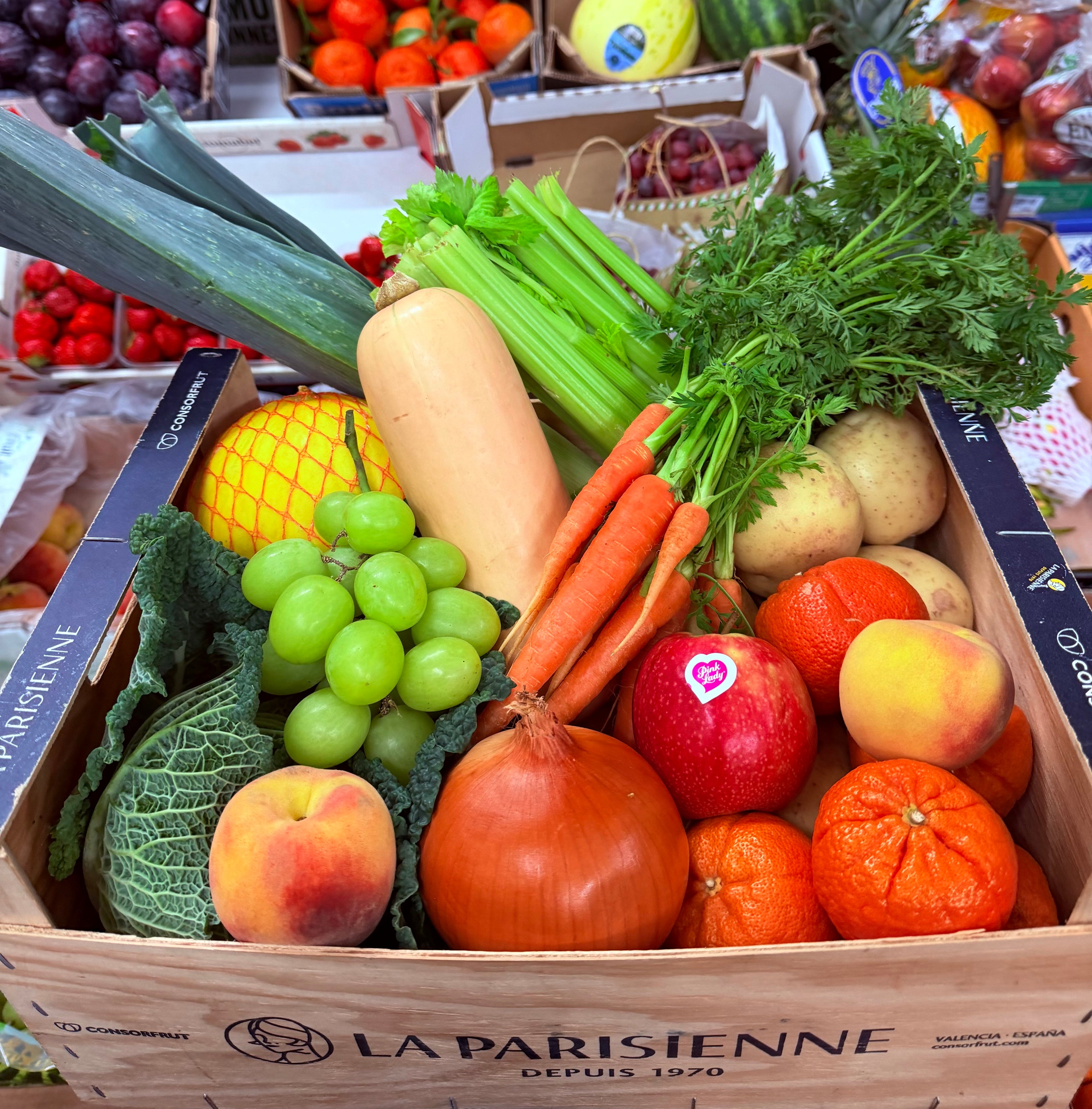 A weekly fruit & veg box 2 £20